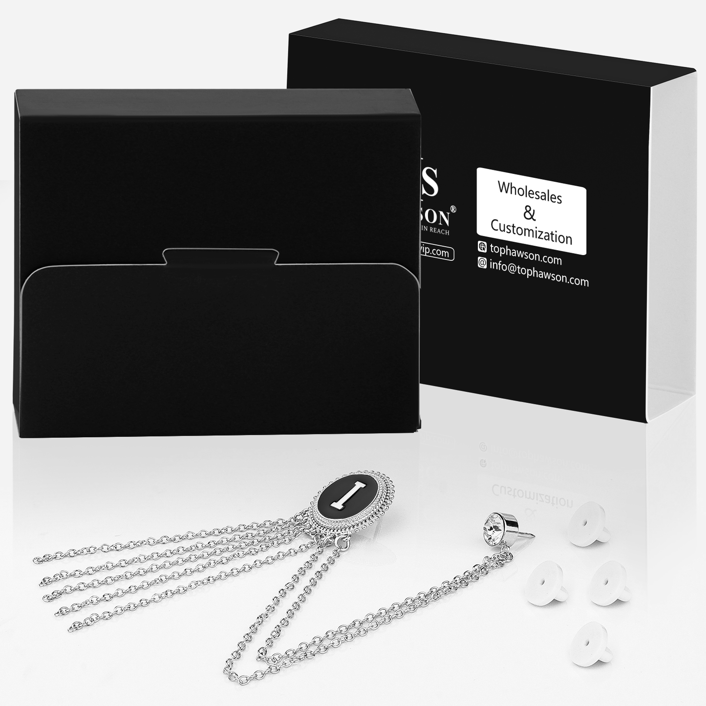 Broche de solapa con cadena con inicial en tono plateado para trajes de hombre