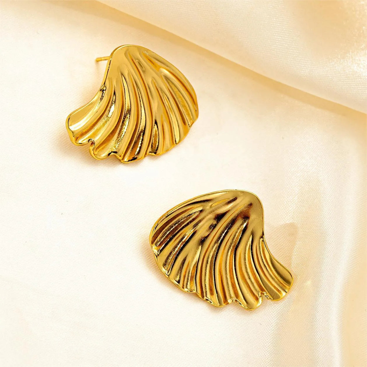 Wholesale Gold Heart & Shell Earrings | Multi-Style Mix & Match