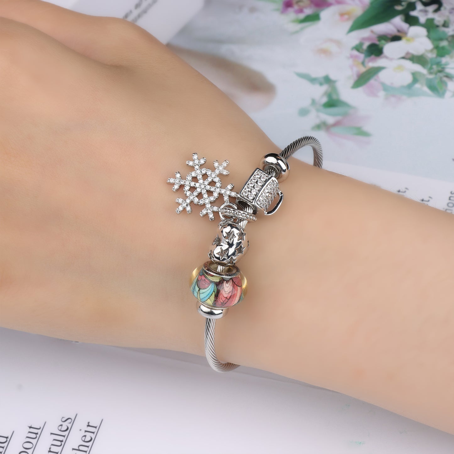 Crystal snowflakes bracelets, fashion accessories for wom