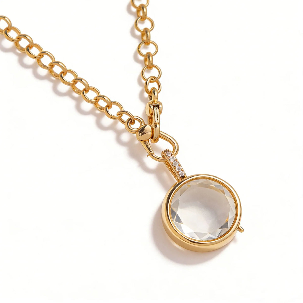 Shop a 14K gold-plated glass locket necklace set with 10 DIY accessories. An openable charm pendant perfect for personalized gifts and wholesale boutique.